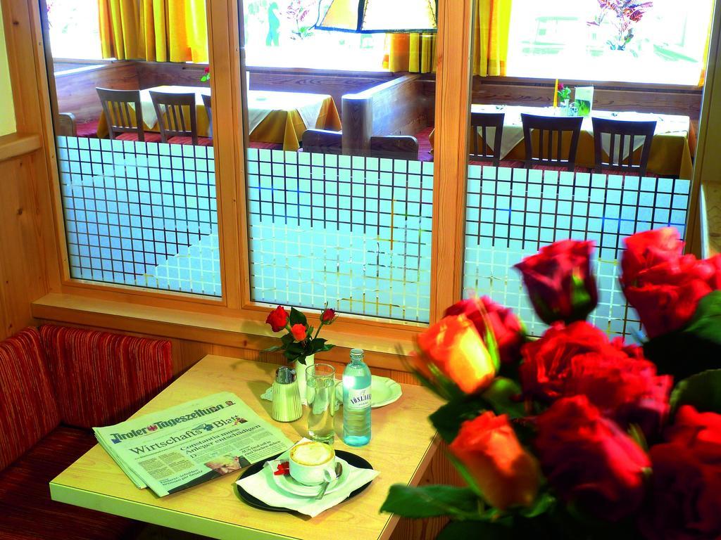 Gasthof Goldener Fisch Lienz Dış mekan fotoğraf
