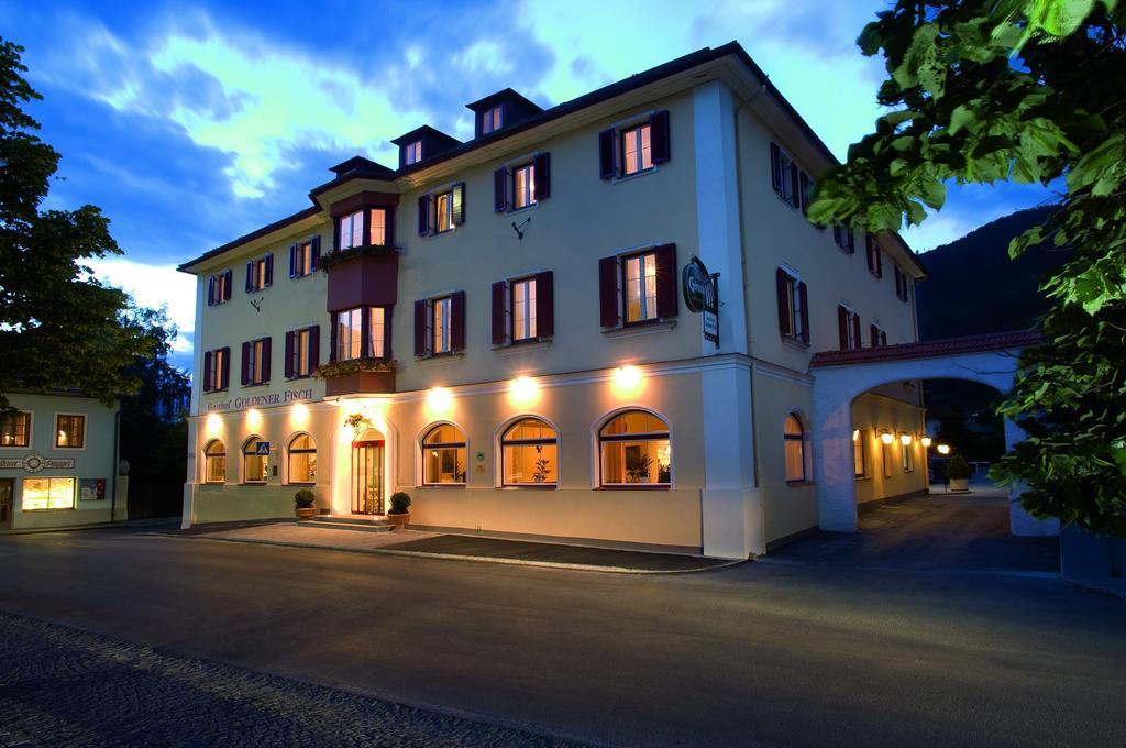 Gasthof Goldener Fisch Lienz Dış mekan fotoğraf