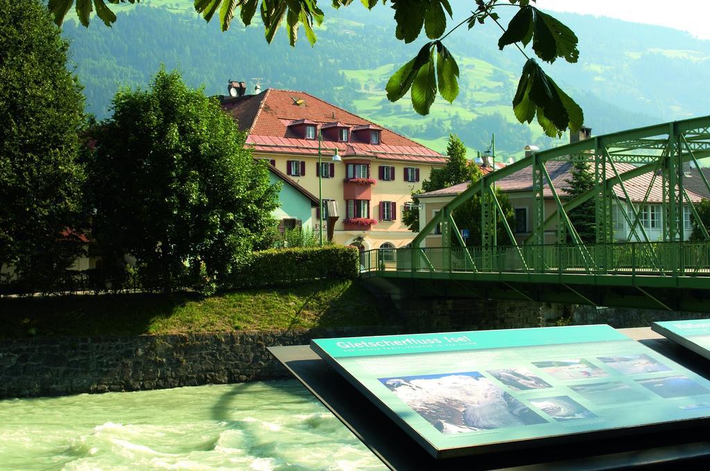 Gasthof Goldener Fisch Lienz Dış mekan fotoğraf